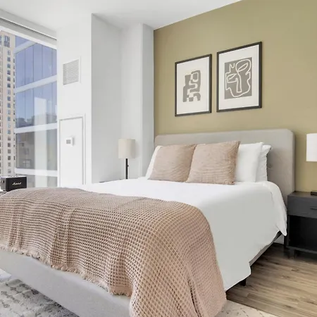 S Loop Studio W Lounge Pool Gym Nr Grant Park Chi-761